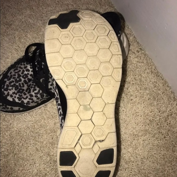 nike free runs - Picture 3 of 4